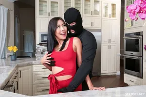 Vừa mãn hạn tù vì tội ép quan hệ thì hắn lại tiếp tục