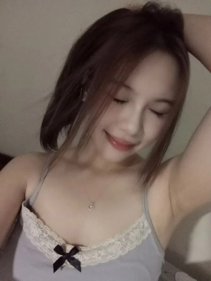 Female student in short skirt seduces with soft pose [PPMN-090]